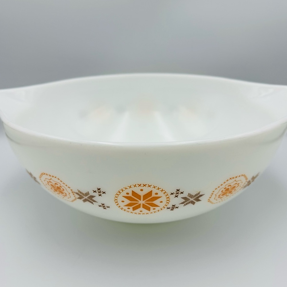 Vintage Pyrex Town & Country 4 Quart Mixing Bowl Cinderella #444 White 10 inch